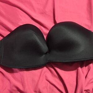Elegant Black Strapless Bra